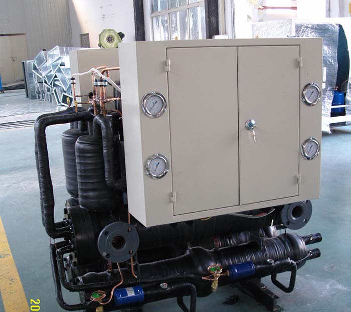 水冷螺桿式冷水機組.jpg